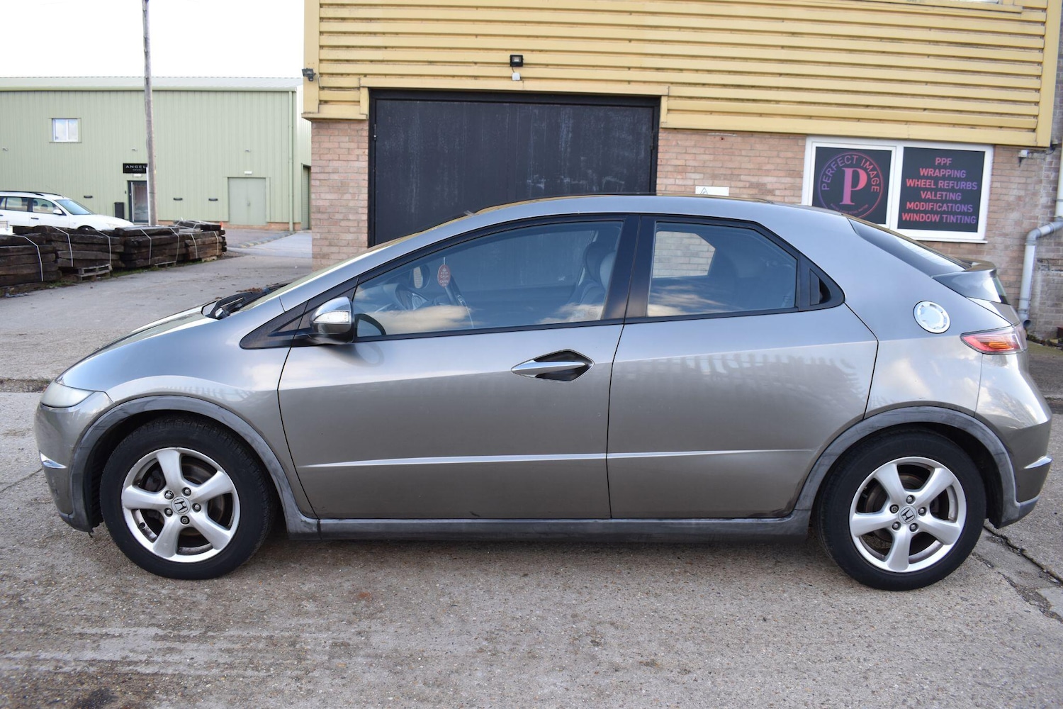 Used Honda Civic 2008 for sale - 77659991: Photo 2