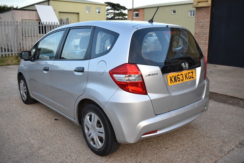 Used Honda Jazz 2014 for sale - 76019126: Photo 4
