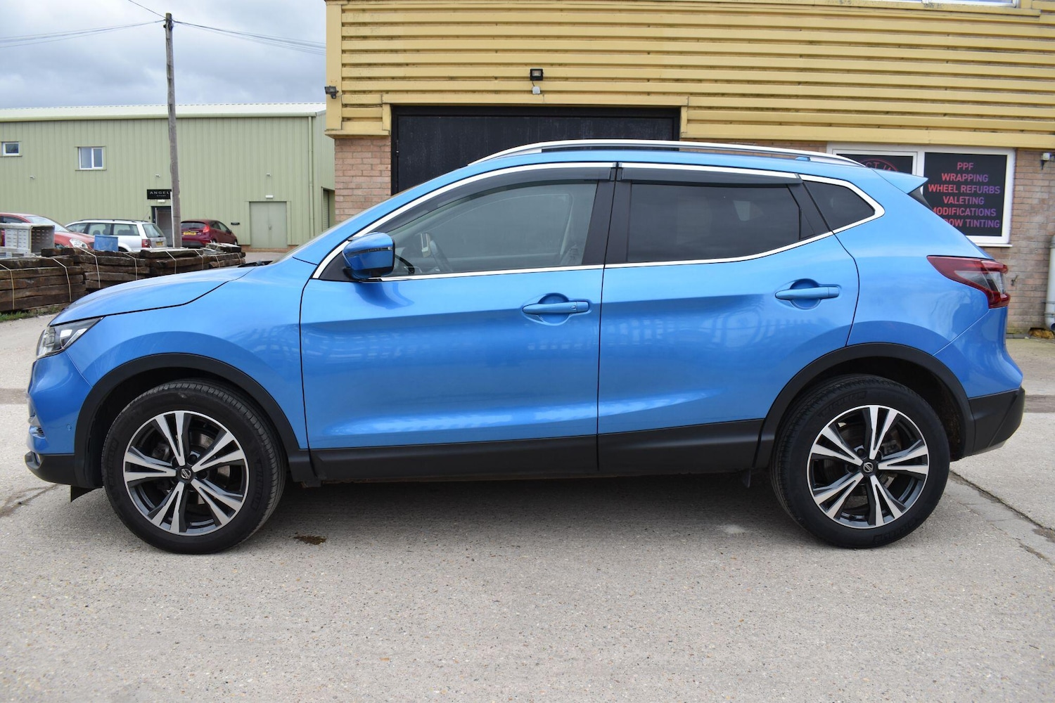 Used Nissan Qashqai 2019 for sale - 77683701: Photo 2