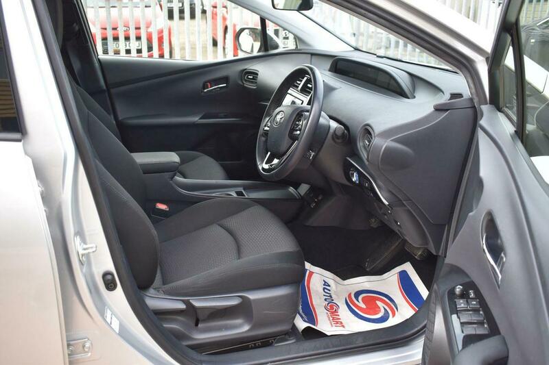 Used Toyota Prius 2024 for sale - 76618375: Photo 11