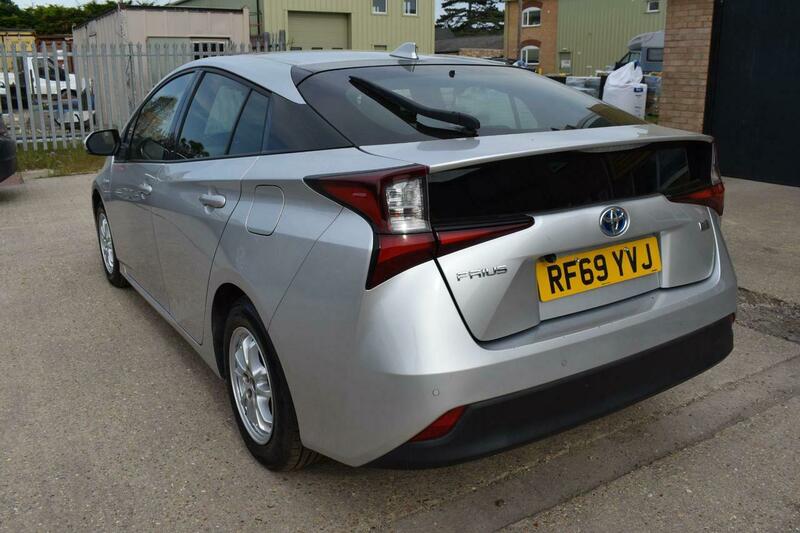 Used Toyota Prius 2024 for sale - 76618375: Photo 4