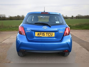 Used Toyota Yaris 2015 for sale - 78388252: Photo