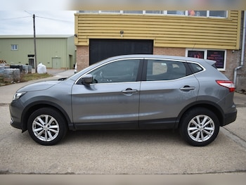 Used Nissan Qashqai 2017 for sale - 76093080: Photo
