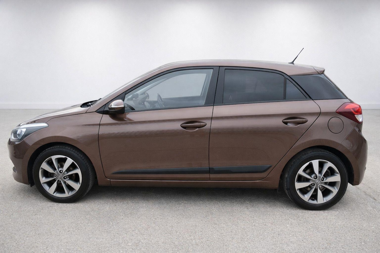 Used Hyundai i20 2016 for sale - 78047597: Photo 2