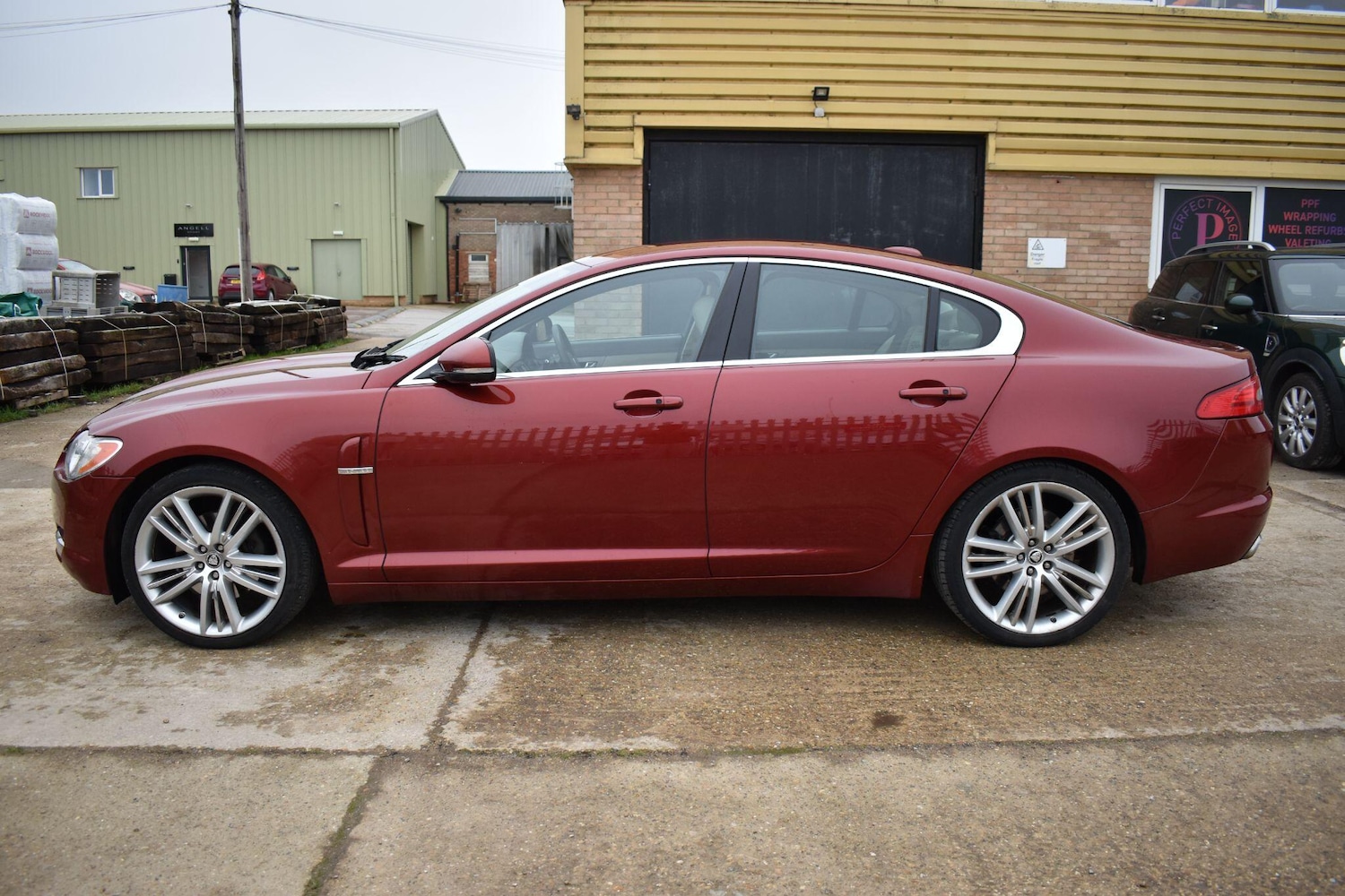 Used Jaguar XF 2011 for sale - 77793509: Photo 2