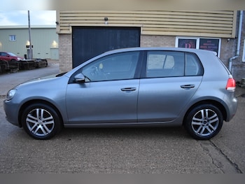 Used Volkswagen Golf 2010 for sale - 77027770: Photo