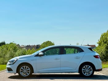 Used Renault Megane 2017 for sale - 79794189: Photo