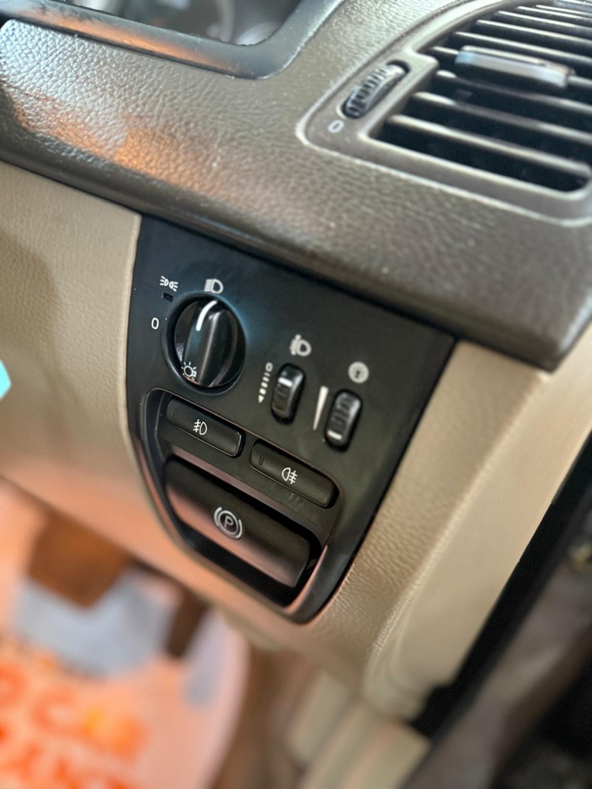 Used Volvo XC90 2011 for sale - 76791547: Photo 34