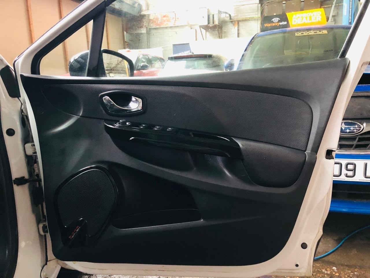 Used Renault Clio 2014 for sale - 76924477: Photo 22