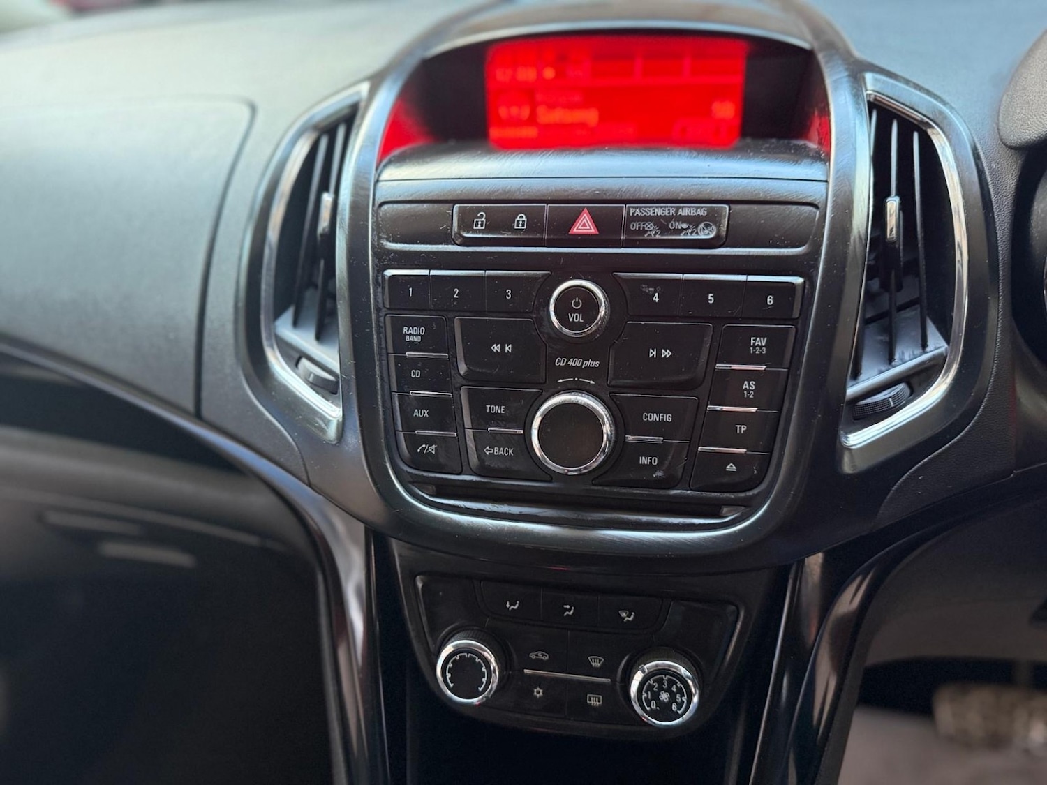 Used Vauxhall Zafira Tourer 2015 for sale - 76045723: Photo 13