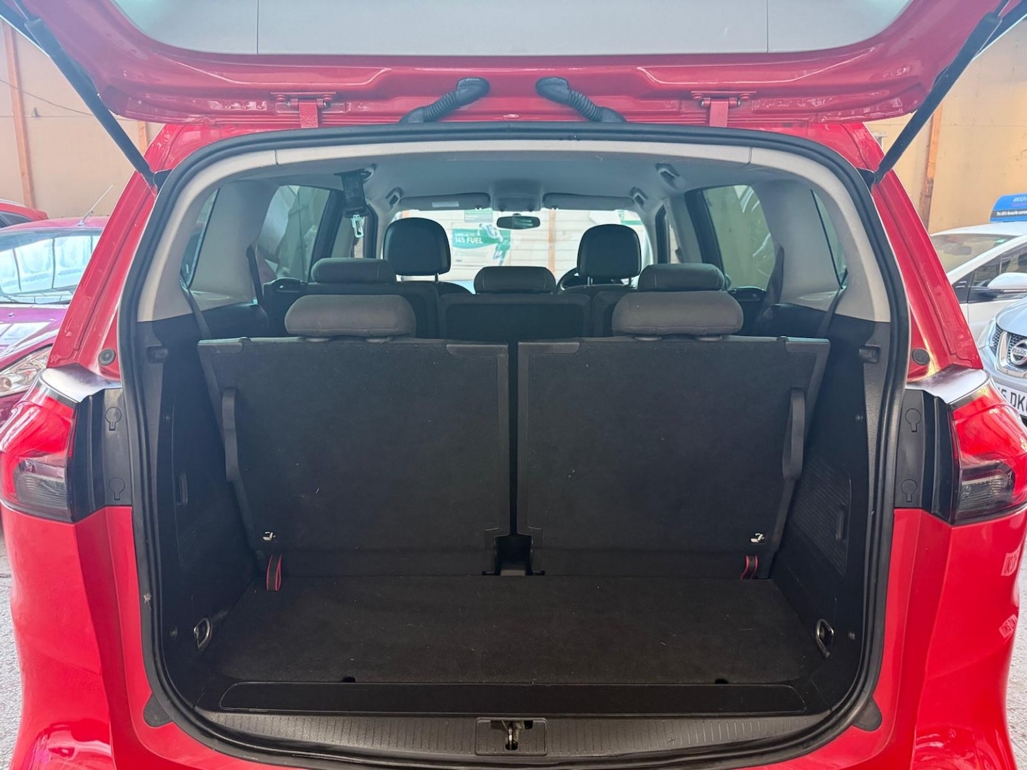 Used Vauxhall Zafira Tourer 2015 for sale - 76045723: Photo 24