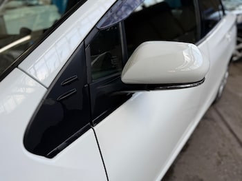 1.8 VVT-h Business Edition Plus HYBRID PETROL AUTOMATIC 5-Door