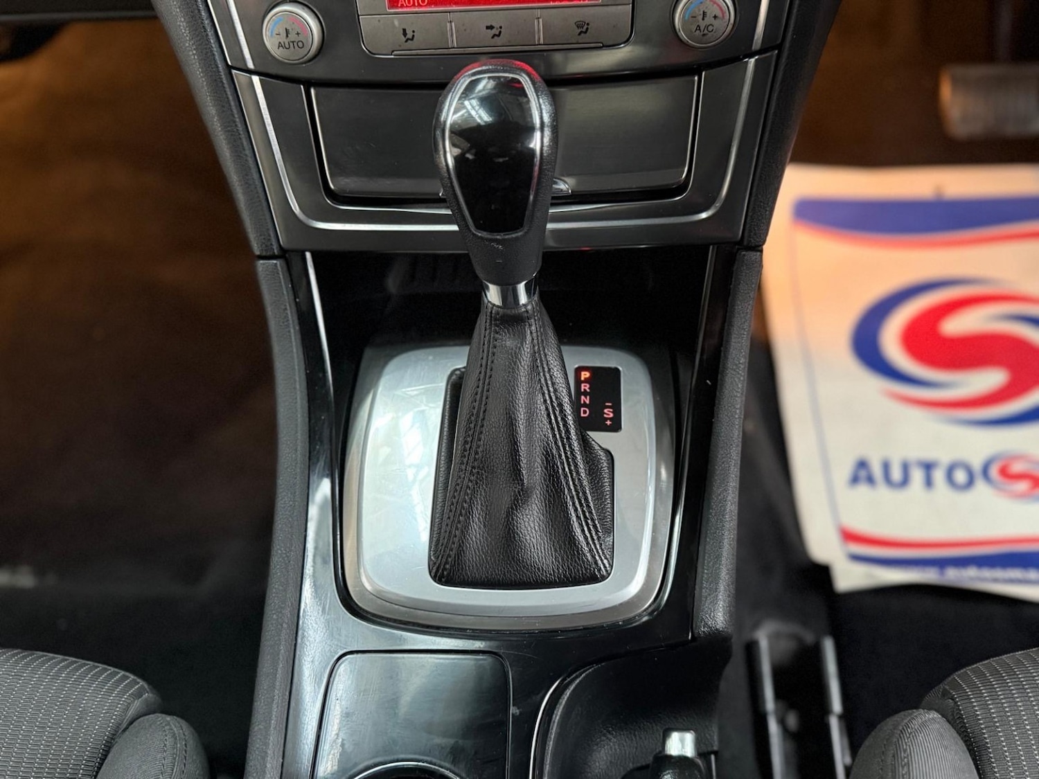 Used Ford Mondeo 2010 for sale - 76482931: Photo 21