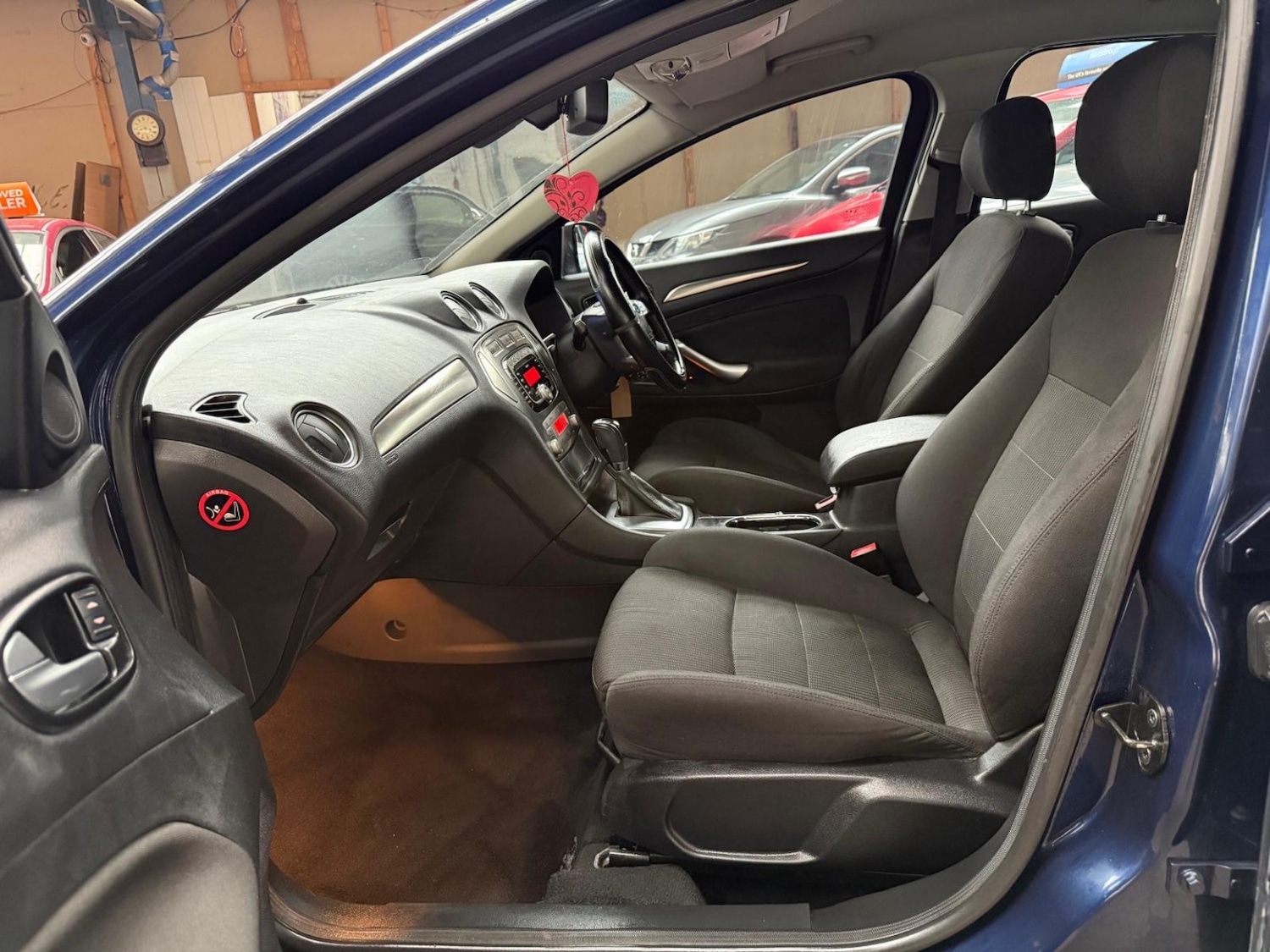 Used Ford Mondeo 2010 for sale - 76482931: Photo 27