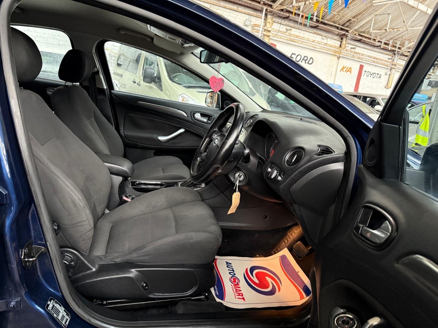 Used Ford Mondeo 2010 for sale - 76482931: Photo 33