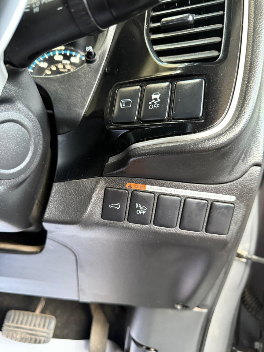 Used Mitsubishi Outlander 2015 for sale - 77113113: Photo 24