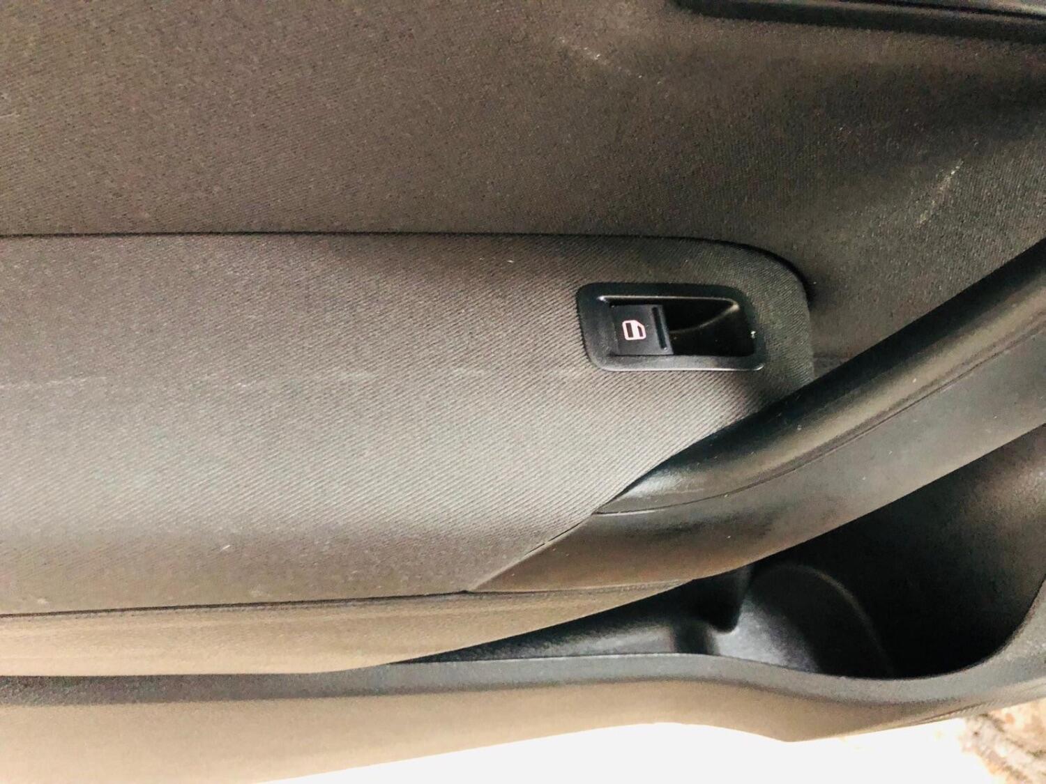 Used Volkswagen Polo 2010 for sale - 73755559: Photo 24