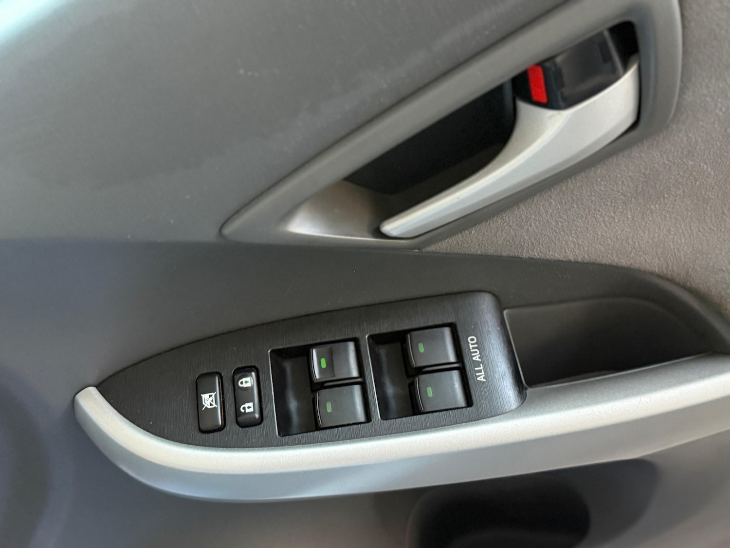 Used Toyota Prius 2010 for sale - 77822377: Photo 26