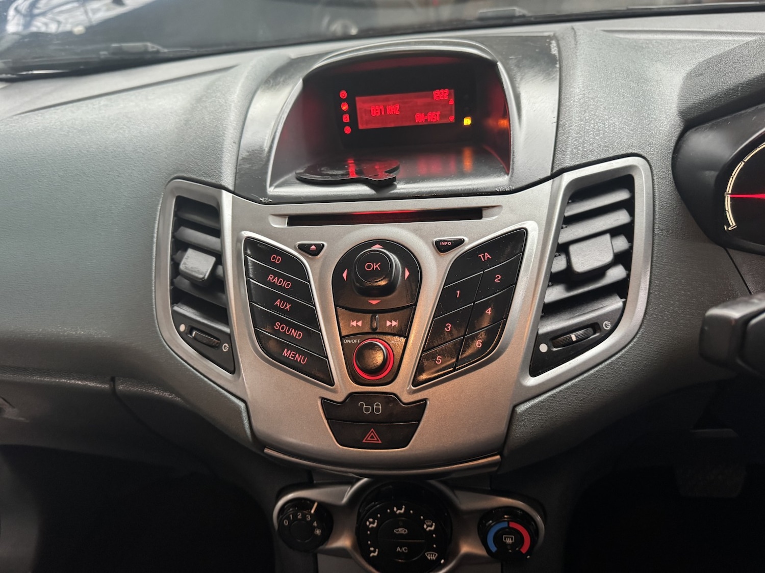 Used Ford Fiesta 2010 for sale - 77014820: Photo 15