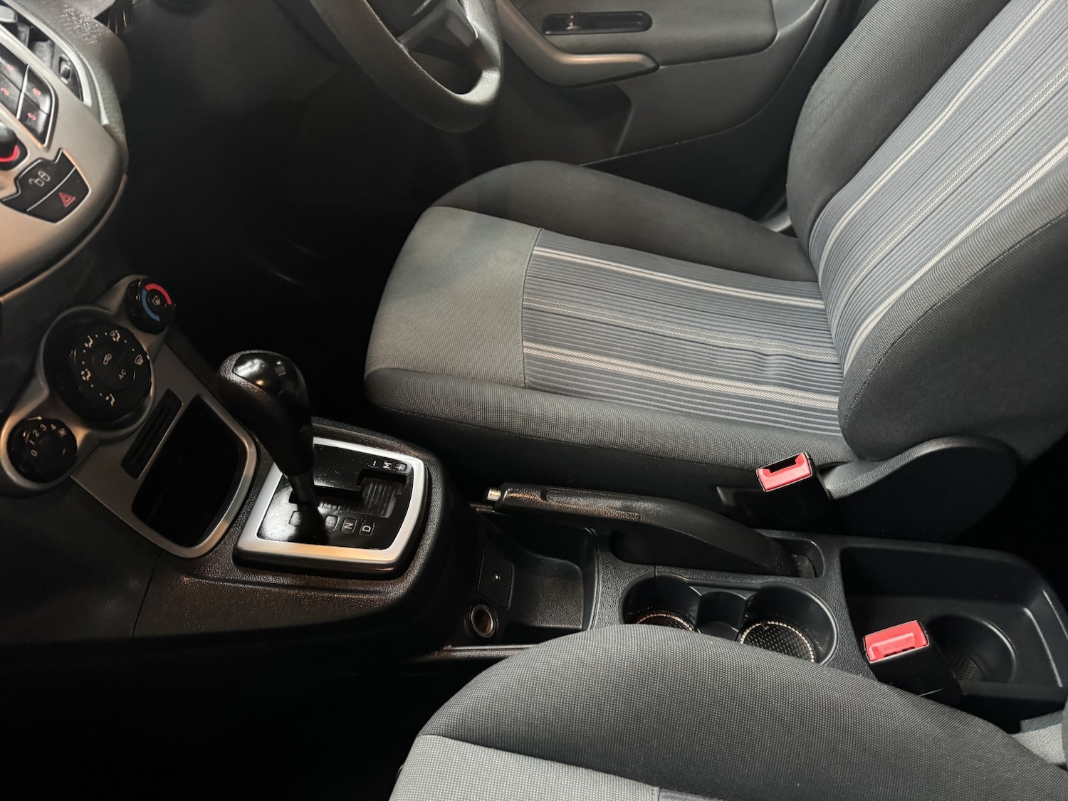 Used Ford Fiesta 2010 for sale - 77014820: Photo 28