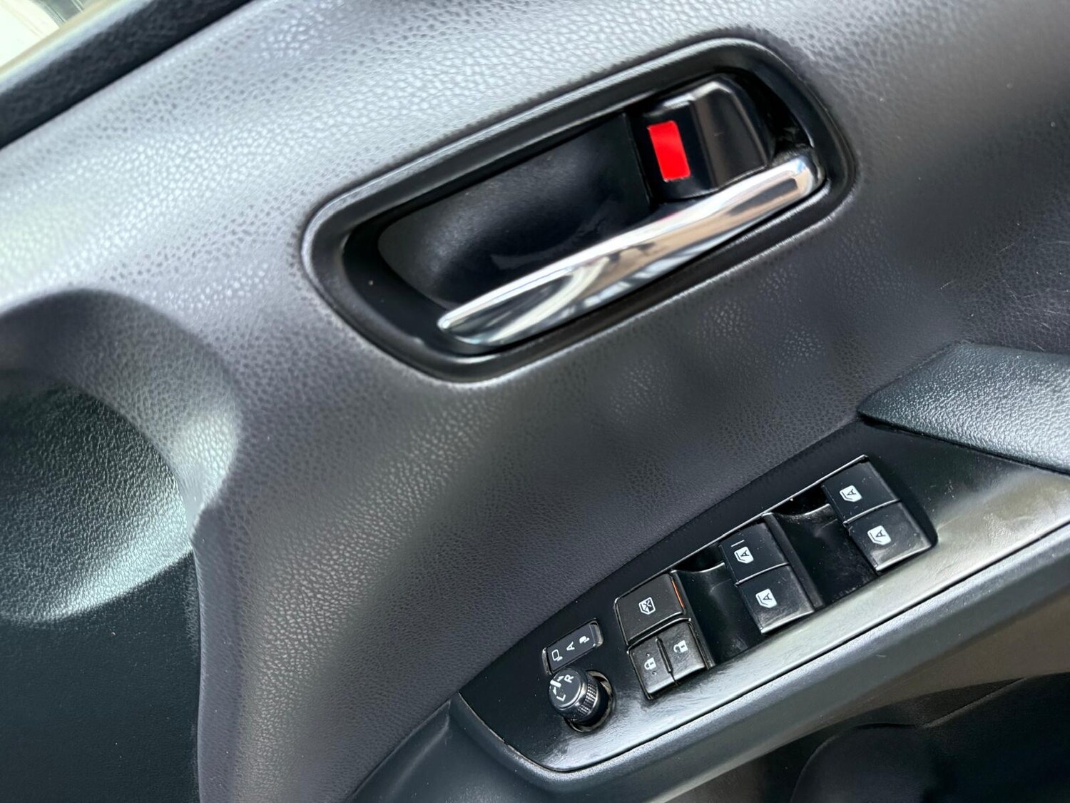 Used Toyota Prius 2018 for sale - 76986787: Photo 23