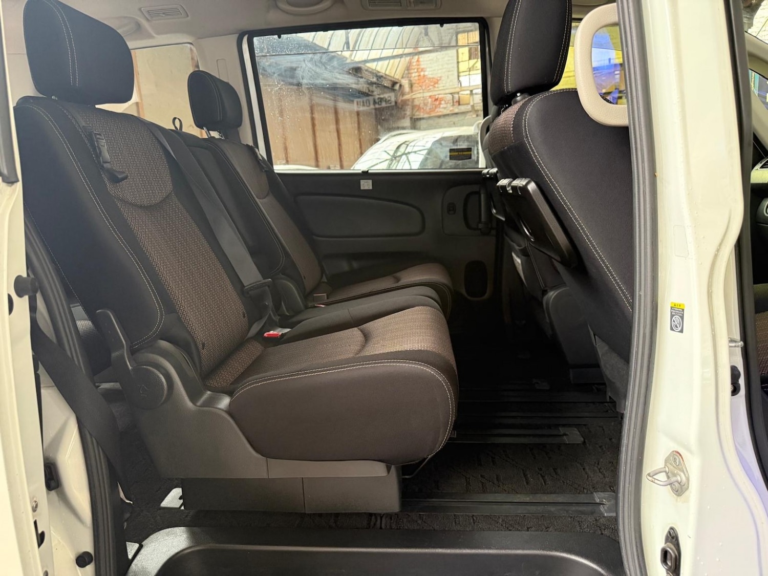 Used Nissan Serena 2014 for sale - 76631465: Photo 16