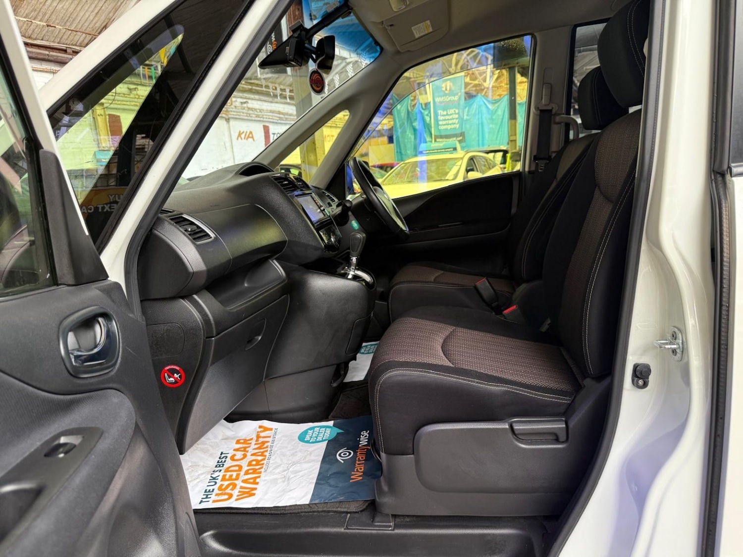 Used Nissan Serena 2014 for sale - 76631465: Photo 21