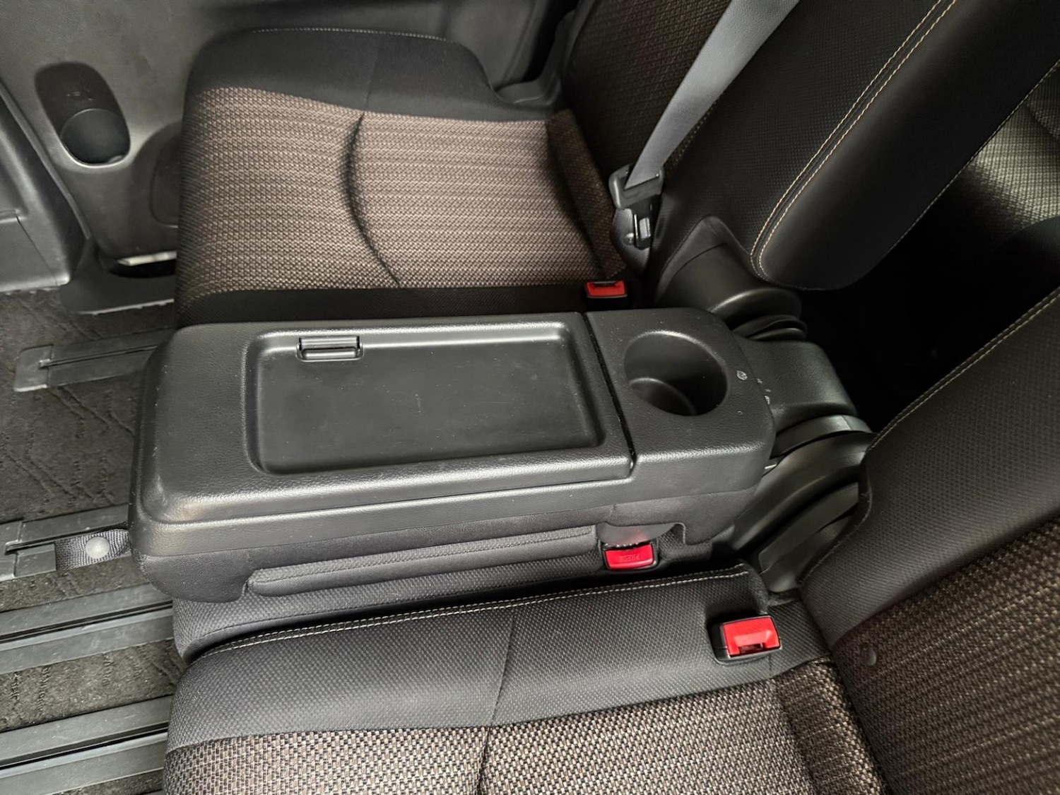 Used Nissan Serena 2014 for sale - 76631465: Photo 30