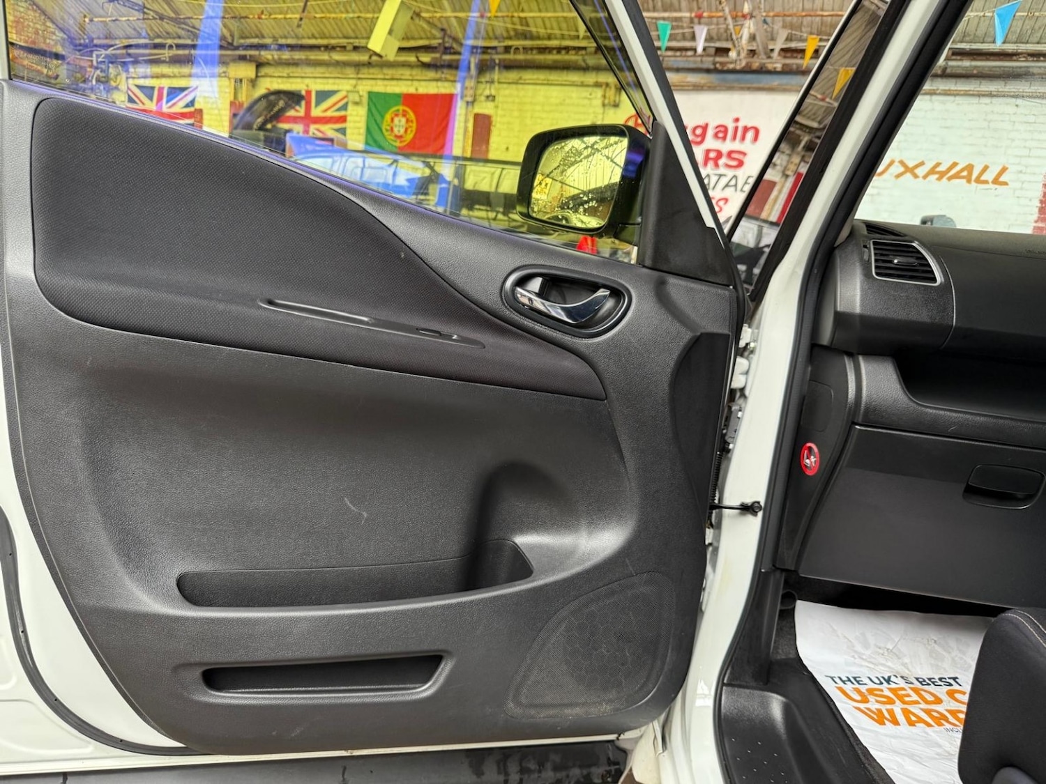 Used Nissan Serena 2014 for sale - 76631465: Photo 37