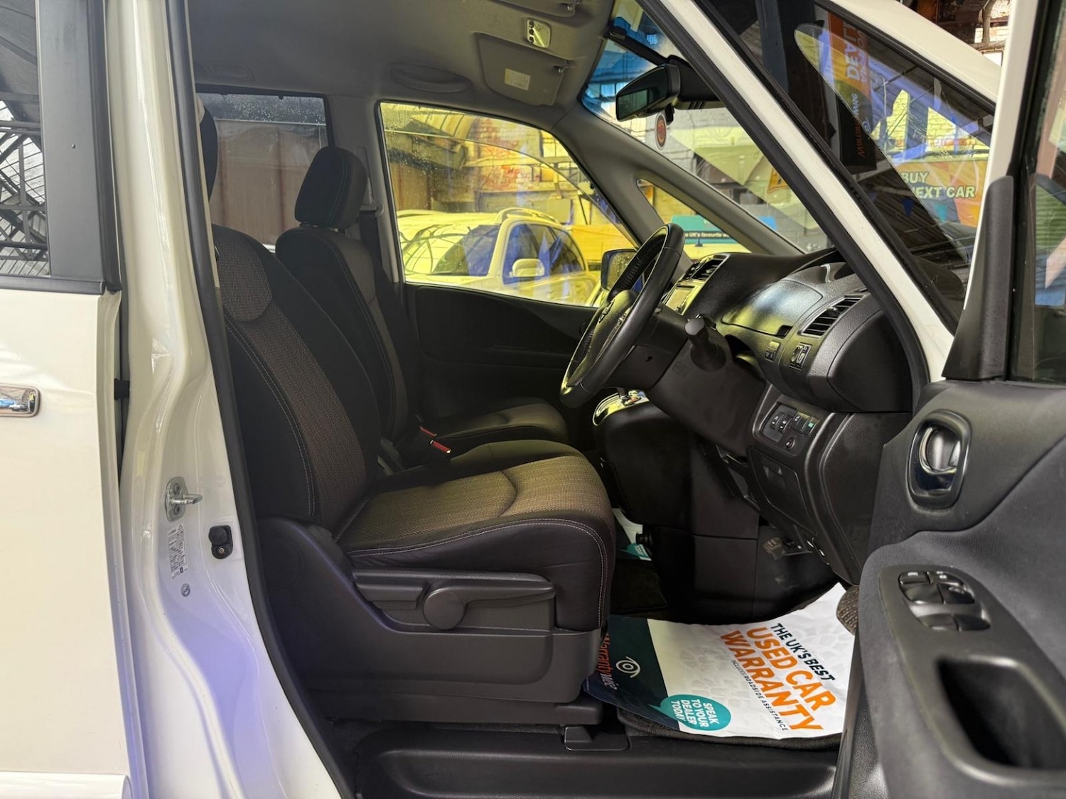 Used Nissan Serena 2014 for sale - 76631465: Photo 9