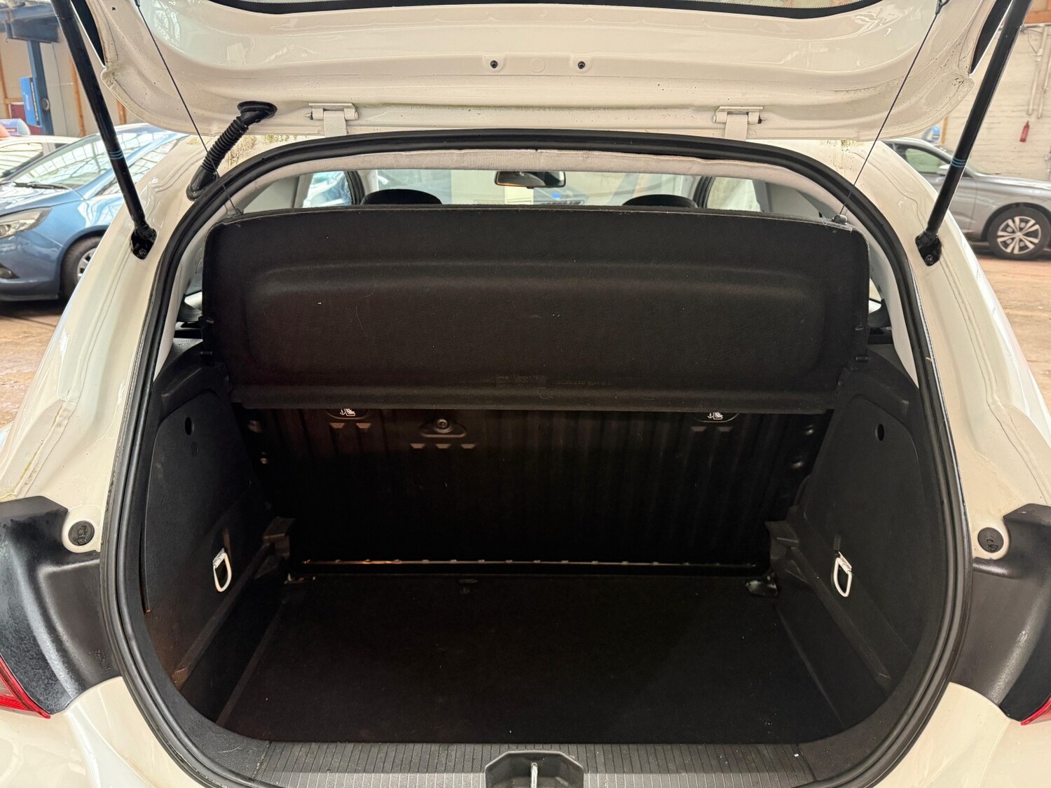 Used Vauxhall Corsa 2016 for sale - 77687645: Photo 31