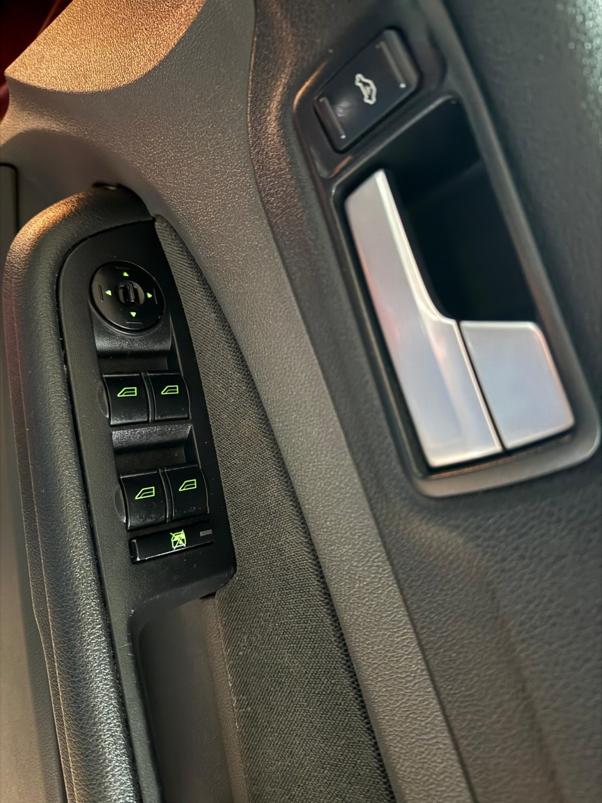 Used Ford Focus 2005 for sale - 78057137: Photo 19