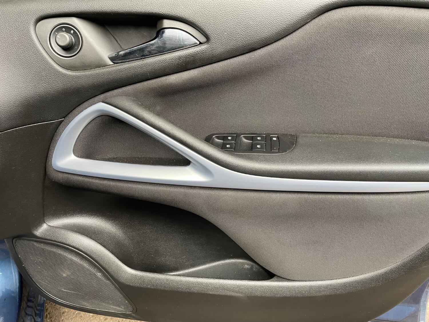 Used Vauxhall Zafira Tourer 2015 for sale - 76794339: Photo 13