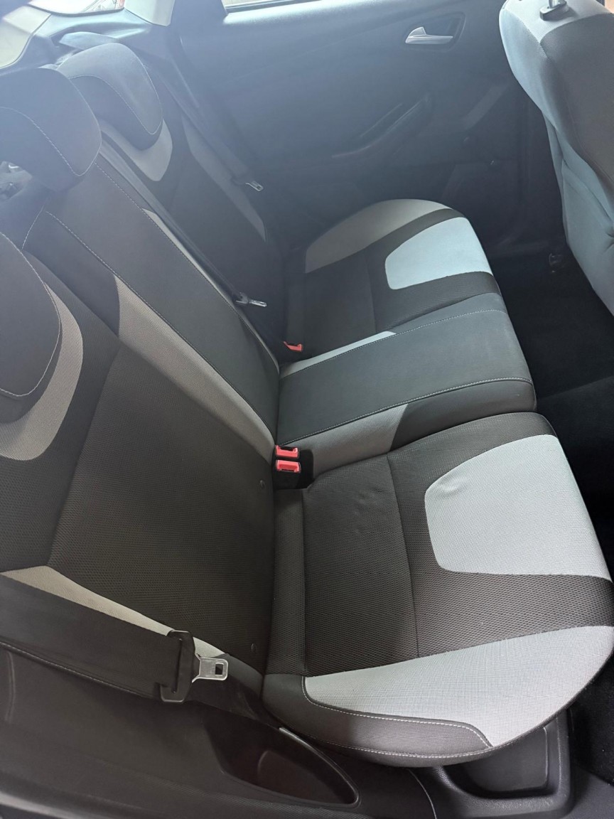 Used Ford Focus 2012 for sale - 76088682: Photo 24