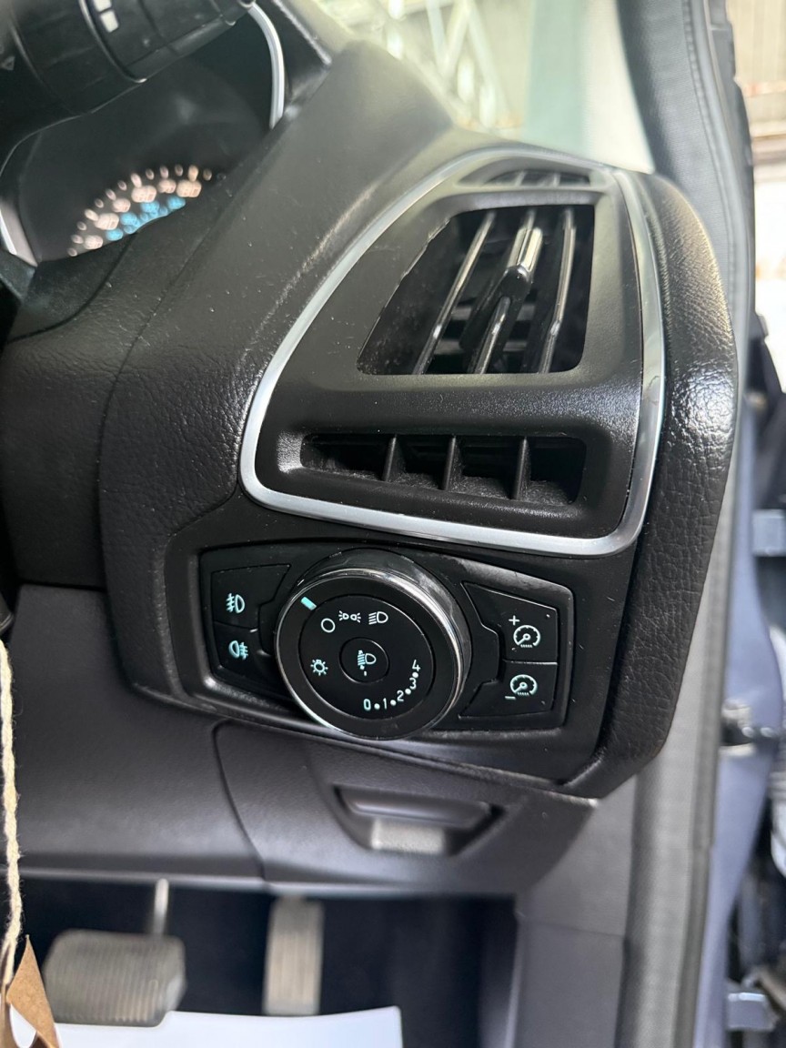 Used Ford Focus 2012 for sale - 76088682: Photo 32