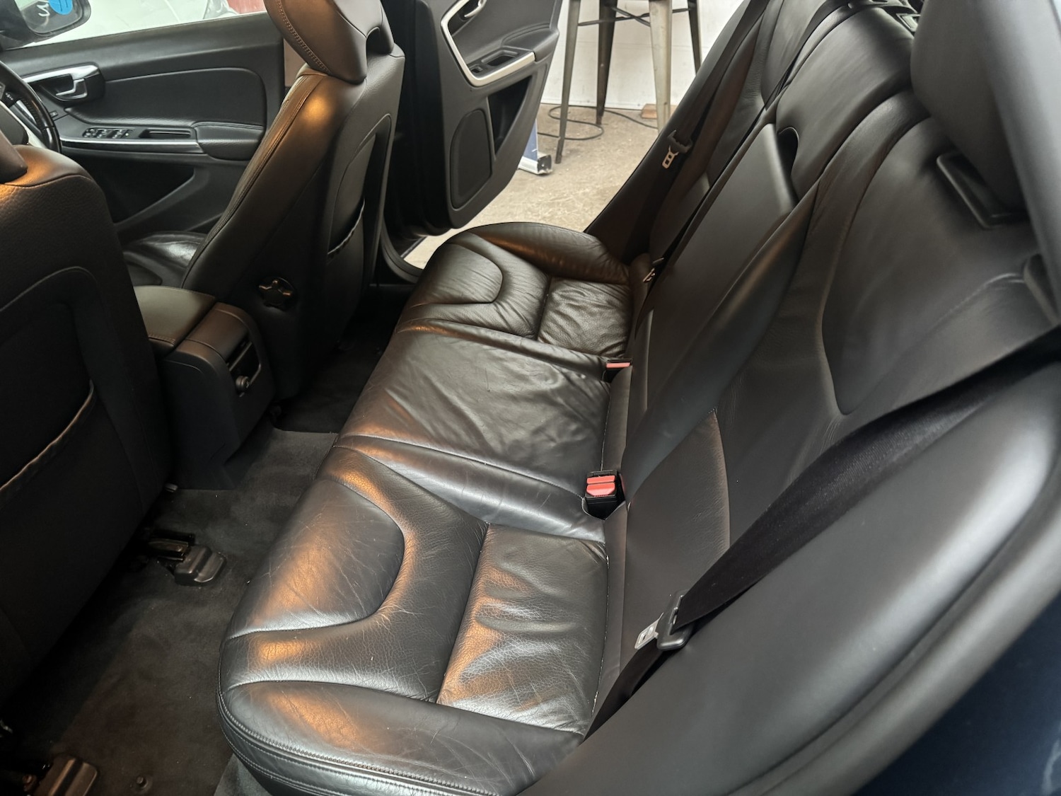 Used Volvo V60 2011 for sale - 77118524: Photo 26