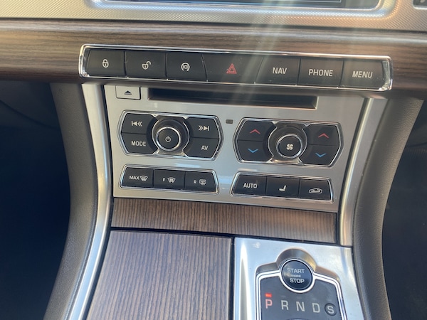 Used Jaguar XF 2013 for sale - 76170453: Photo 25