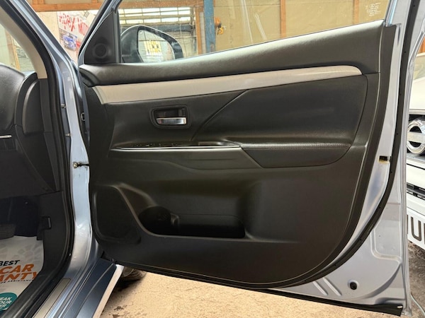Used Mitsubishi Outlander 2015 for sale - 75366950: Photo 28