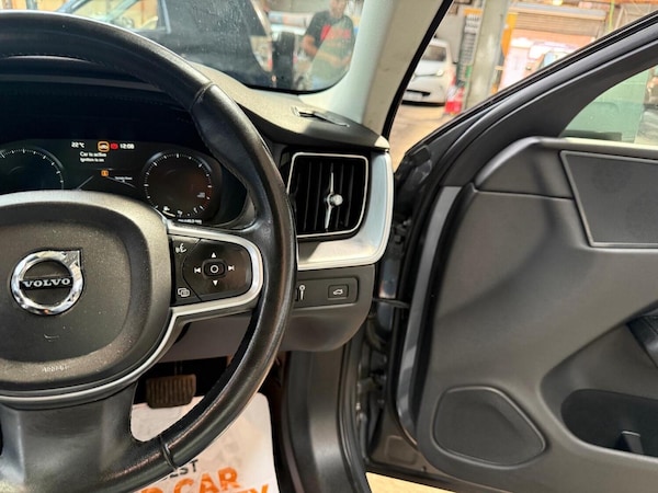 Used Volvo XC60 2021 for sale - 75366905: Photo 13
