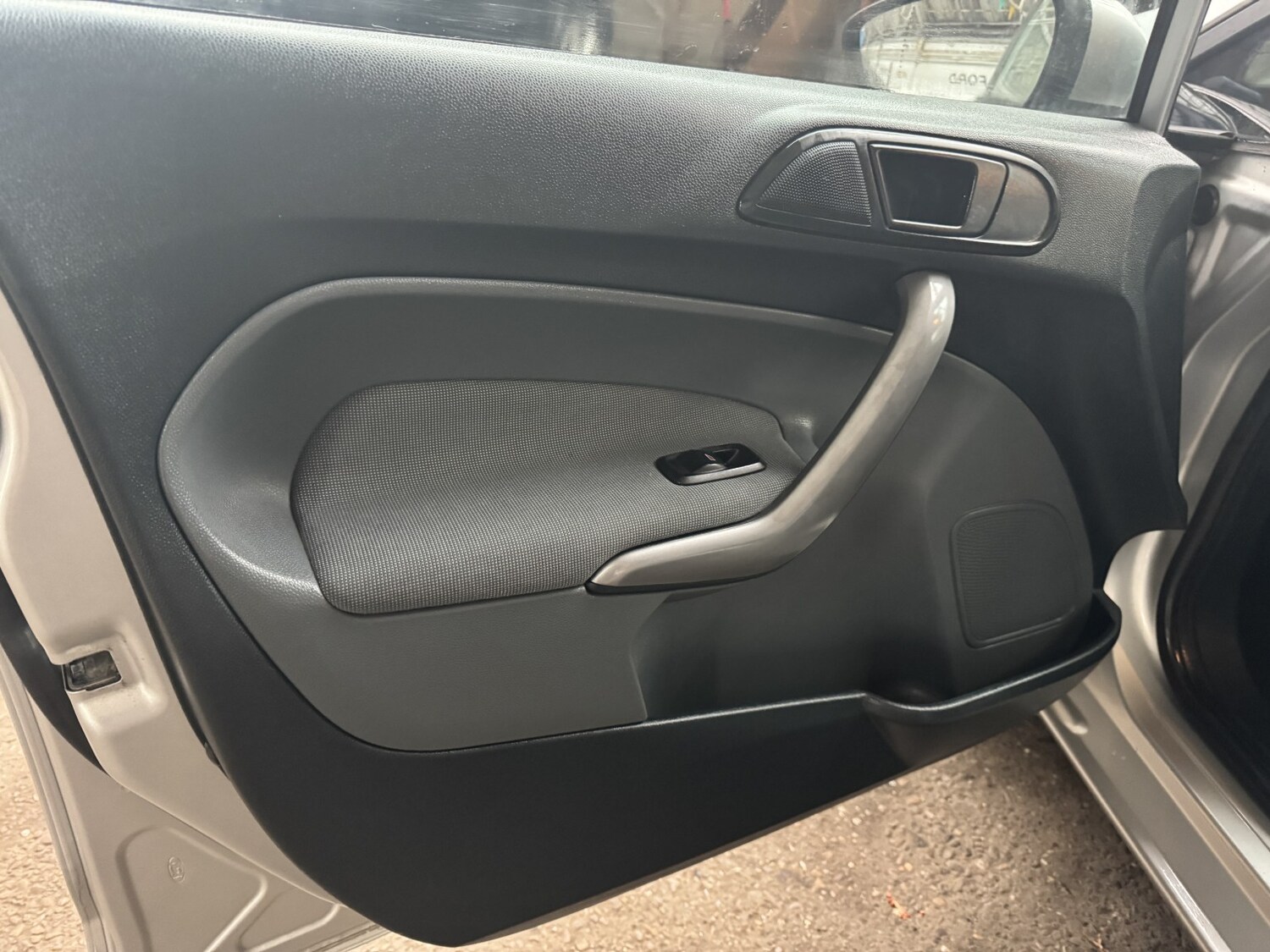 Used Ford Fiesta 2010 for sale - 78056909: Photo 24