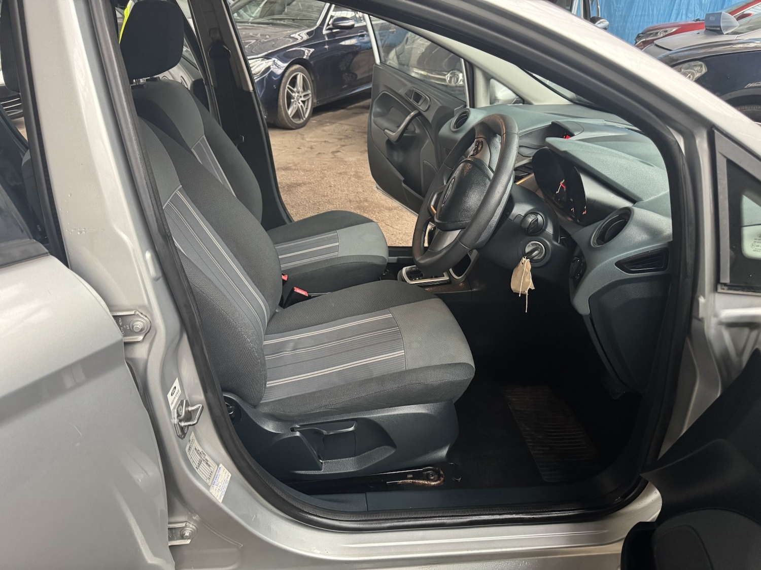 Used Ford Fiesta 2010 for sale - 78056909: Photo 6