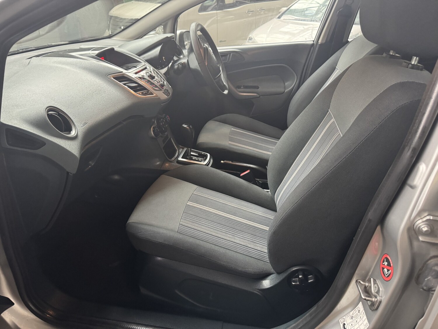 Used Ford Fiesta 2010 for sale - 78056909: Photo 9