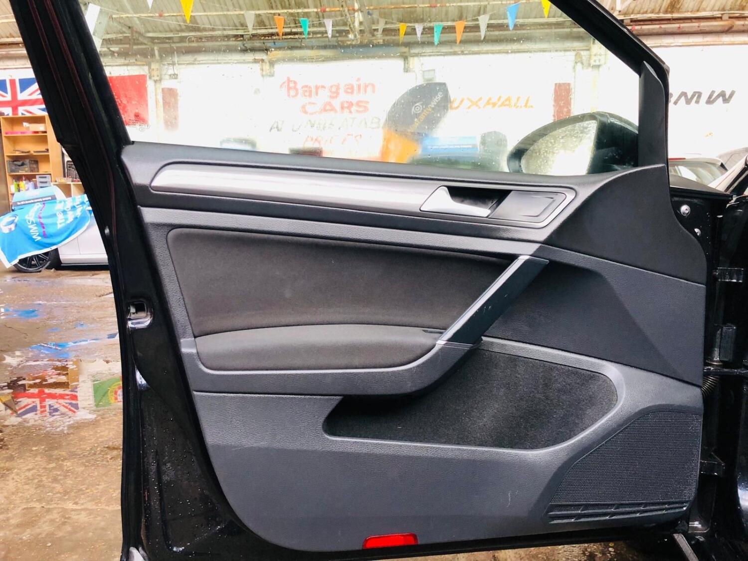 Used Volkswagen Golf 2017 for sale - 76794215: Photo 28