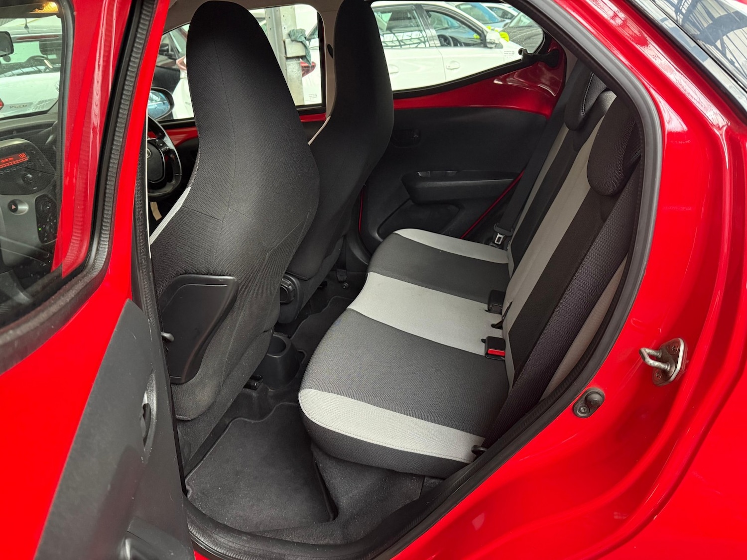 Used Toyota AYGO 2015 for sale - 77864880: Photo 26