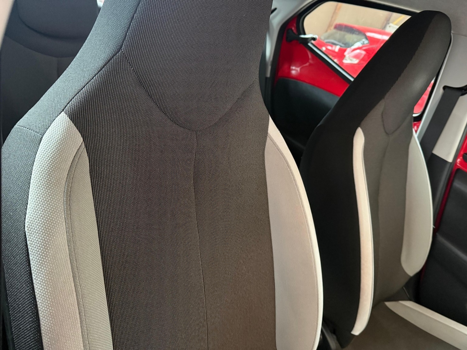 Used Toyota AYGO 2015 for sale - 77864880: Photo 32