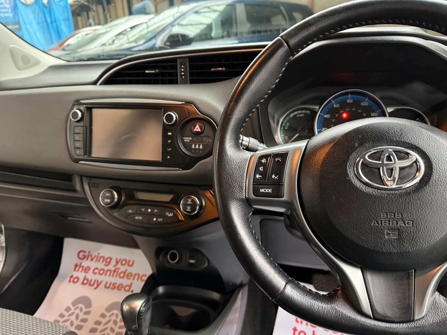 Used Toyota Yaris 2015 for sale - 77166124: Photo 12