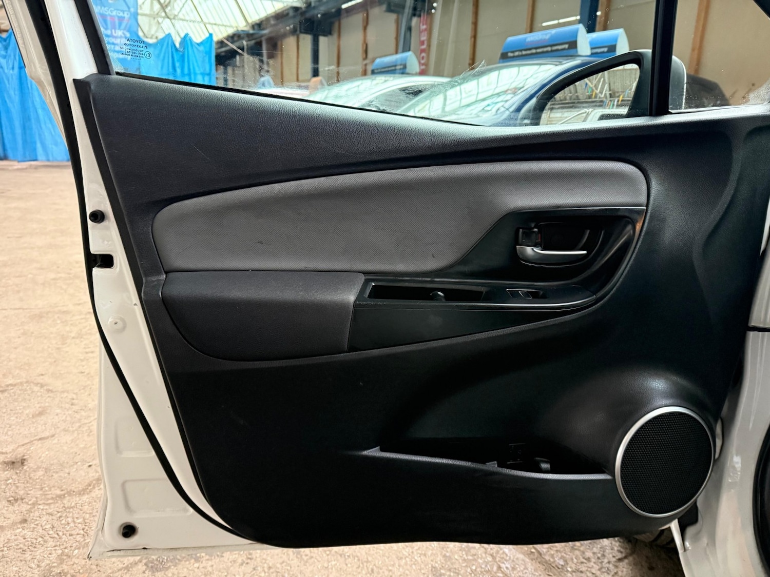 Used Toyota Yaris 2015 for sale - 77166124: Photo 16