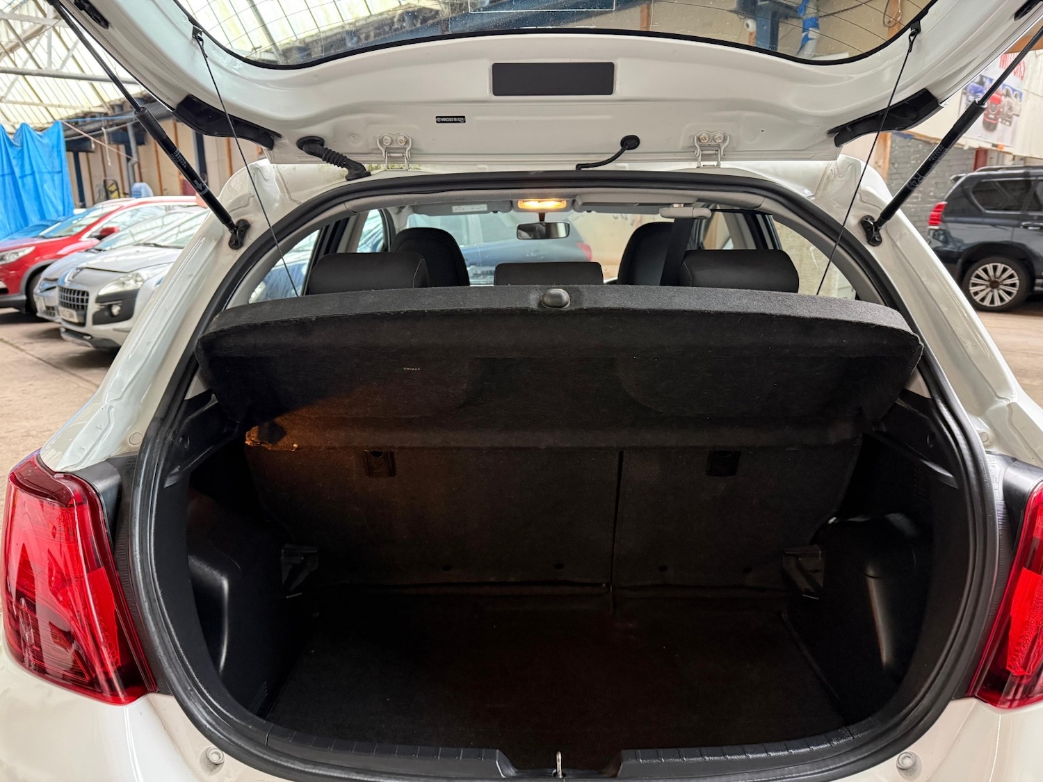 Used Toyota Yaris 2015 for sale - 77166124: Photo 19