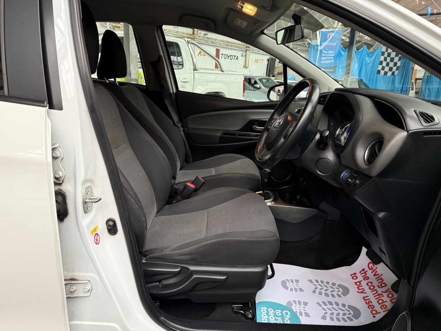 Used Toyota Yaris 2015 for sale - 77166124: Photo 23