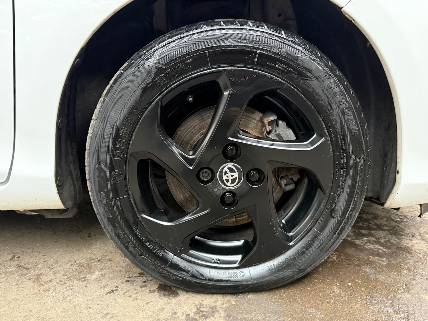 Used Toyota Yaris 2015 for sale - 77166124: Photo 25